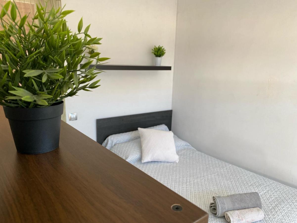 Castilleja , Casa-Apartamento Cerca Centro Sevilla Wifi Familias Trabajo Garaje Кастиеха де ла Куеста Екстериор снимка