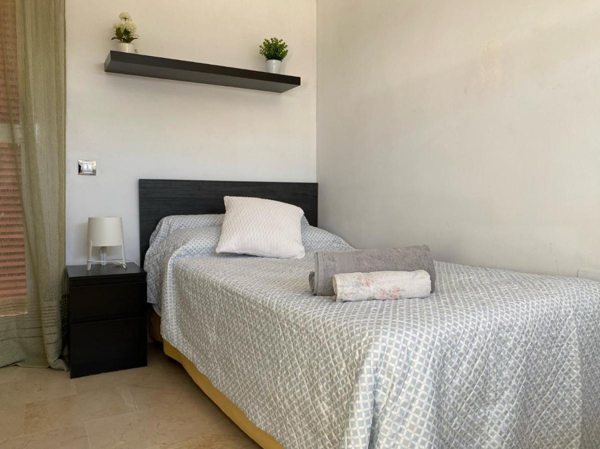 Castilleja , Casa-Apartamento Cerca Centro Sevilla Wifi Familias Trabajo Garaje Кастиеха де ла Куеста Екстериор снимка